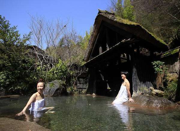 Open-air bath